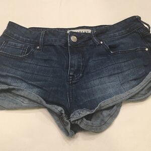 Bullhead Denim size 27 low rise denim jeans shorts  5 pocket